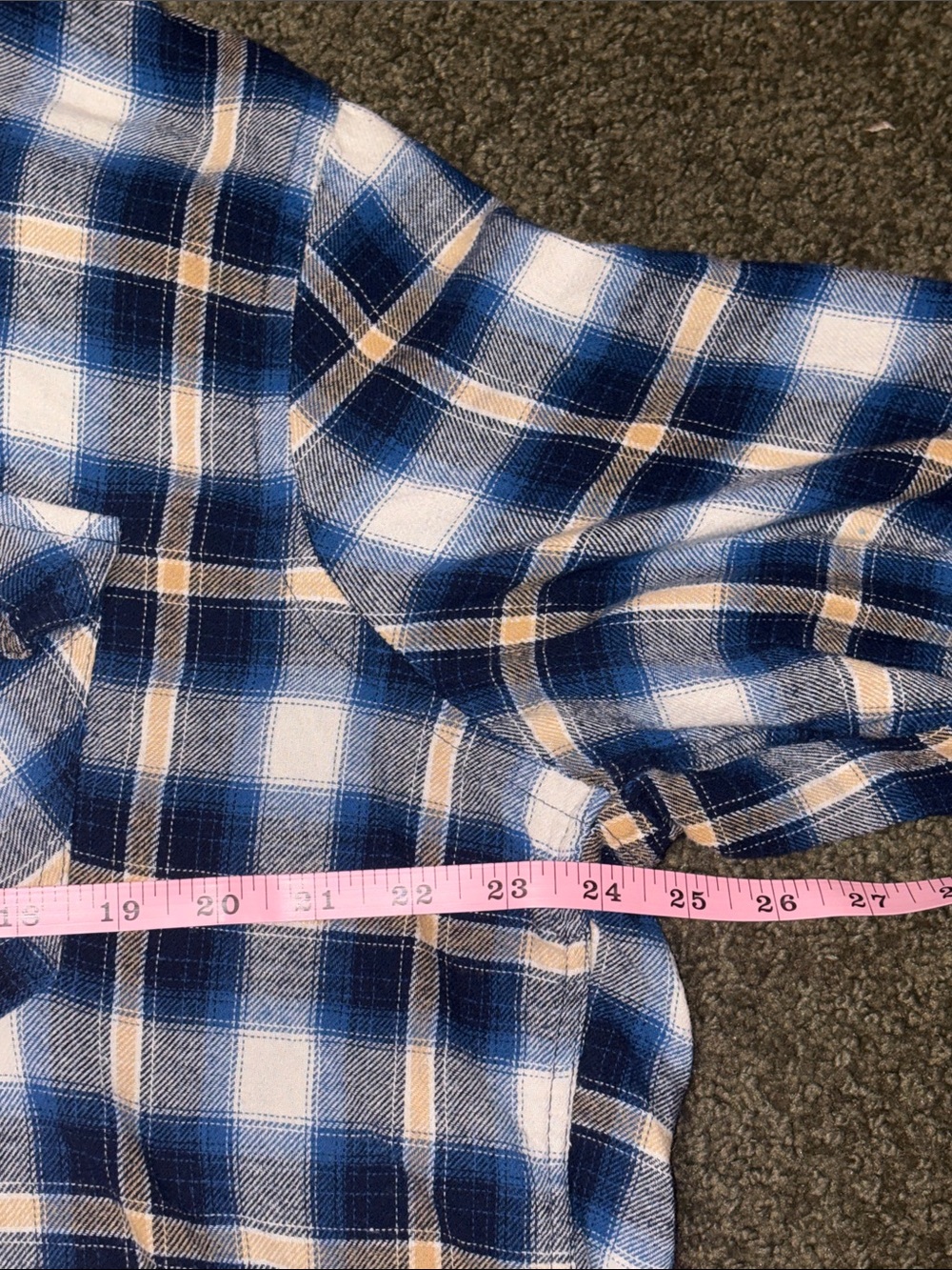 Casual Blue Plaid Button-Down Shirt with Chest Pockets - Picture 5 of 6